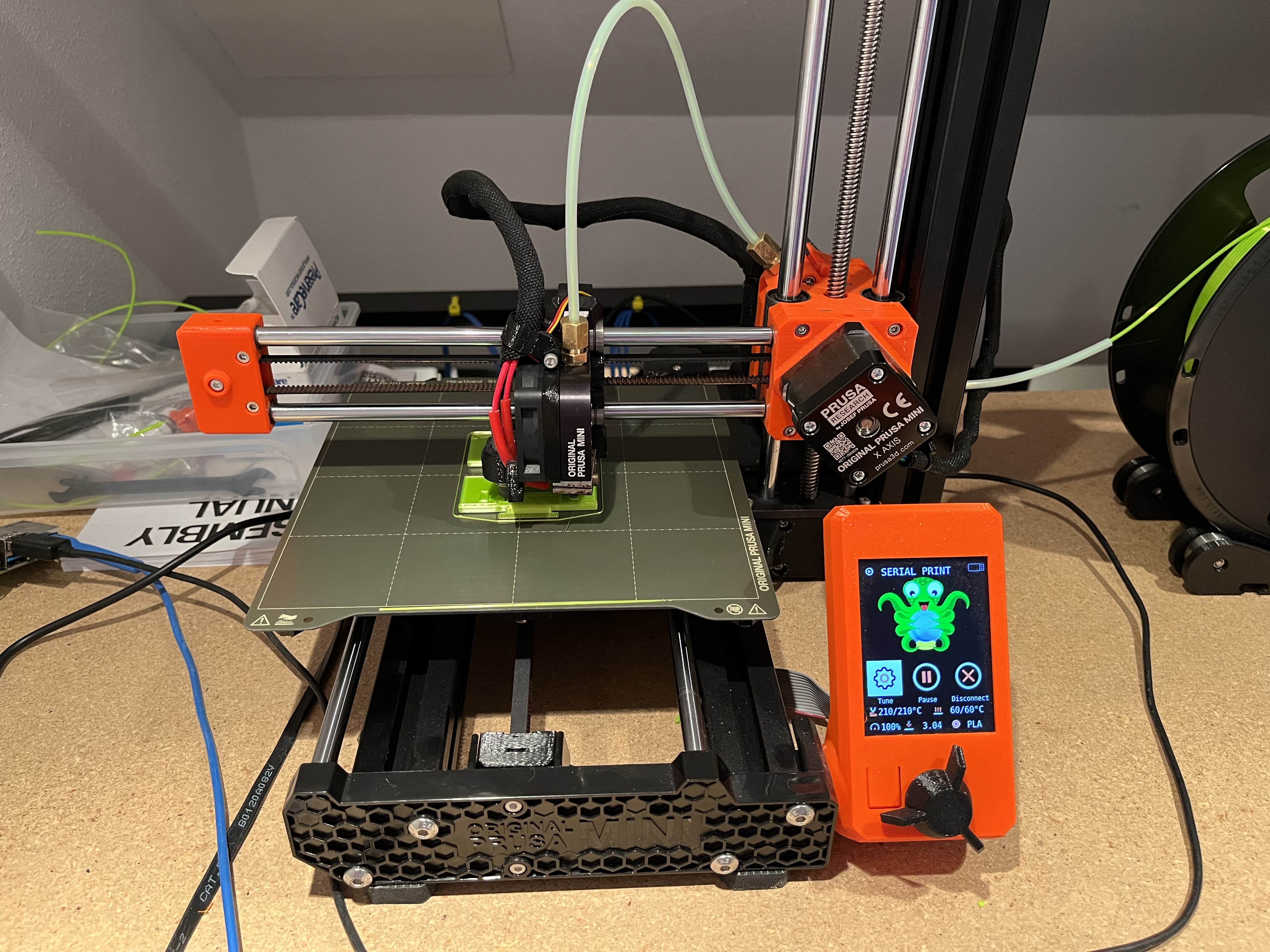 Prusa Mini printing a box